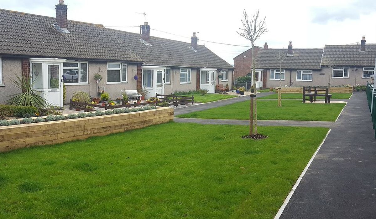 Environmental improvements of new grassed area and raised planting beds to Porth Y Waen at Aberwheler
